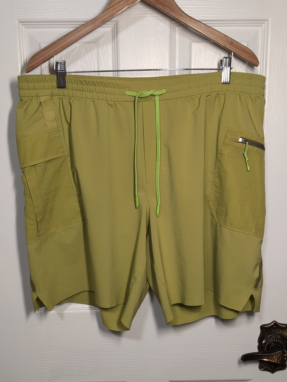 Lululemon Men's Water Repellent Hiking Shorts Size XXL